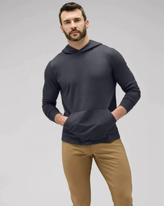 Sweat-shirt à capuche ample en laine mérinos légère pour homme avec poche kangourou - Product Image 4