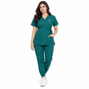 Tenue de travail pour femmes : Uniforme médical de clinique, tissu doux de qualité supérieure, coupe confortable, design pratique, idéal pour le secteur de la santé. - Product Image 1