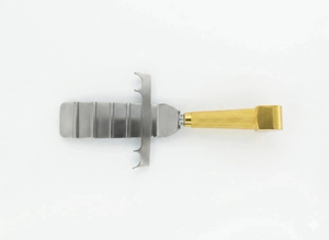 เครื่องมือผ่าตัดแบบมืออาชีพ Saldanha Retractor สำหรับศัลยกรรมตกแต่งและศัลยกรรมหน้าท้อง ทนทาน 4 ง่าม - Product Image 2