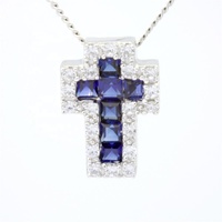 Collier Croix Religieuse Classique en Argent Sterling Plaqué Rhodium Fait Sur Mesure avec Zircon Bleu pour Mariage Anniversaire Fête
