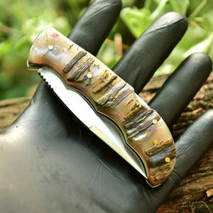Cuchillo de Caza Plegable Forjado a Mano con Hoja de Acero de Damasco Grabada y Mango de Madera, Personalizable OEM - Product Image 2
