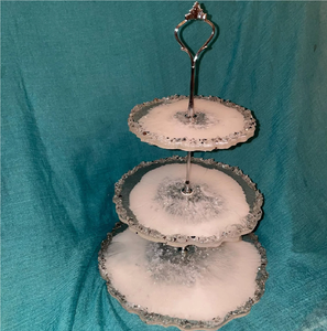 Support à gâteau en résine 3 niveaux carré bleu ciel et blanc texturé, avec flacon doré artisanal et poignée en laiton, pour fêtes de Noël - Product Image 4