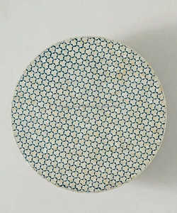 Table basse écologique avec incrustation d'os d'une élégance unique pour le salon pour les occasions de baptême - Product Image 3