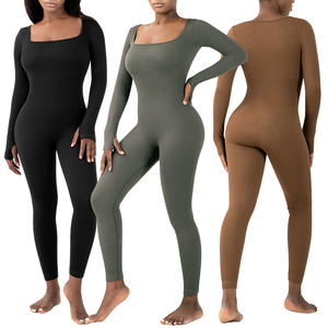Combinaison sans couture côtelée en polyester écologique avec pantalon long, col roulé, manches longues et taille haute pour les soirées - Product Image 1