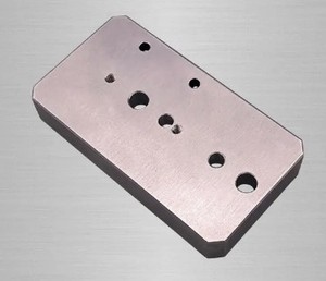 บล็อกอะลูมิเนียมความแม่นยำสูงที่ผลิตด้วยเครื่อง CNC ตามสั่ง - Product Image 6