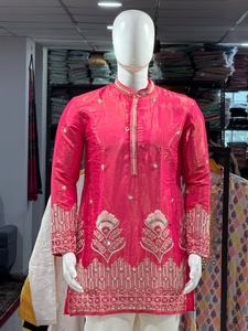 Ensemble Kurta rose scintillant pour homme avec broderies et perles, tenue traditionnelle indienne et pakistanaise pour festivals et mariages, coupe classique - Product Image 4