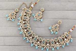 Conjunto de Collar Choker Tradicional Indio Chapado en Oro Antiguo con Piedras Preciosas de Rubí Rojo Granate y Pendientes, Joyería Nupcial - Product Image 3
