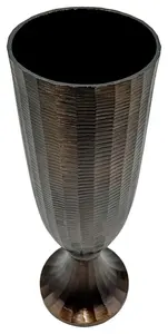 Elegante Florero Decorativo de Hierro, Proveedor de Floreros Metálicos Hechos a Mano de Primera Calidad para Decoración de Interiores - Product Image 3