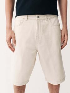 Elegantes pantalones cortos de mezclilla para hombre hechos con tela de alta calidad, suaves, transpirables y duraderos, perfectos para uso casual de verano y actividades al aire libre. - Product Image 6