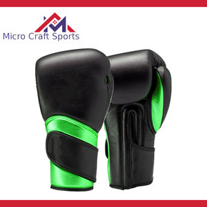 Gants de boxe MMA professionnels en cuir PU avec logo personnalisé pour la fermeture, équipement de boxe fabriqué à Sialkot, Pakistan - Product Image 6
