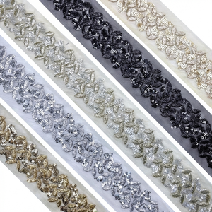 Ribete de encaje floral bordado de lujo de 1.5 pulgadas con borde de ojal de hilo de poliéster de alta gama para vestidos de novia, ropa étnica, ecológico - Product Image 1