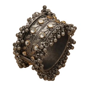 Brazaletes Abribles Modernos y Minimalistas de Alta Calidad para Mujer, Accesorios Elegantes para la Oficina, Disponibles a un Precio Competitivo - Product Image 3