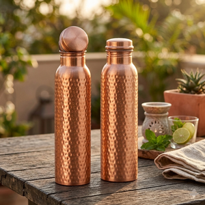 Bouteille d'eau en métal durable et écologique, surface martelée, réutilisable pour l'hydratation quotidienne - Product Image 4