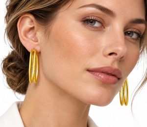 SOUMYA CREATIONS Boucles d'oreilles pendantes tendance en laiton plaqué or faites à la main avec perle et diamant pour femme, idéales pour les fêtes et les mariages - Product Image 1