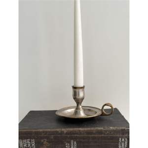 Candelabro Tradicional de Latón al por Mayor, Soporte Duradero de Metal para Velas Cónicas con Asa, Base Decorativa para Velas Bañada en Oro - Product Image 3