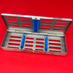 Cassette de stérilisation pour 4 instruments, système de verrouillage par bouton, acier inoxydable, sans rouille, raccords en silicone, bleu, rouge, vert, gris - Product Image 2
