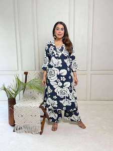 ชุดคุร์ตีพรีเมียมแบบโรมัน ผ้าชิมเมอร์ แห้งเร็ว ใส่ได้ทุกฤดู สำหรับผู้หญิง เหมาะสำหรับงานเทศกาล งานแต่งงาน อีด ปาร์ตี้ และการเดินทาง - Product Image 4