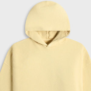 Diseño duradero y cómodo con material de algodón/poliéster para mayor comodidad y ajuste relajado con bolsillos tipo canguro para hombre, estilo casual. - Product Image 2