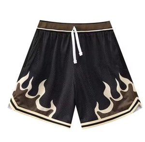 Achetez des shorts de basket-ball en mesh personnalisés avec votre propre design imprimé par sublimation, shorts de sublimation, shorts en mesh pour jeunes - Product Image 2