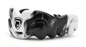 Protège-dents en caoutchouc souple Dumela International, design marbré noir et blanc, protection pour l'entraînement de boxe, unisexe - Product Image 2