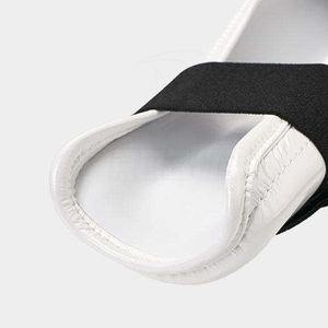 Espinilleras de Cuero de Alta Calidad para Entrenamiento de Taekwondo - Ligeras y Ecológicas, Tamaños Personalizables, Seguras y Resistentes - Product Image 3