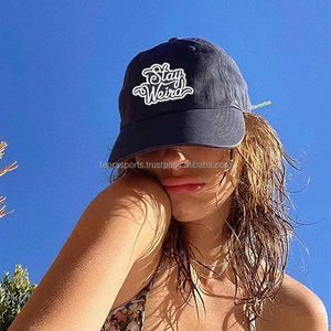 Parches Termoadhesivos Bordados de Flores y Corazones 'Stay Weird' para Jeans, Sombreros y Bolsos - Tela de PVC de Color Personalizado - Product Image 5