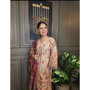 Ensemble élégant pour femmes, haut magnifique et dupatta fantaisie pour les fêtes - Product Image 2