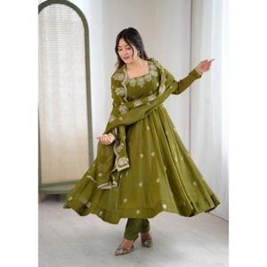 Conjunto de traje Farshi Salwar con tela de seda crujiente, top con trabajo Siroski y dupatta - Ropa moderna para fiestas, de secado rápido, lista para usar - Product Image 1
