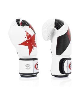 ถุงมือชกมวย Fairtex MMA รุ่นใหม่ ดีไซน์มืออาชีพ สีขาวดำ หนังแท้คุณภาพสูง กันลื่น กันน้ำ ป้องกันรังสียูวี - Product Image 3