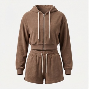 Ensemble 2 pièces en polaire pour femme, sweat à capuche zippé et short, couleur unie, coupe décontractée, au-dessus du genou, pour le printemps et l'été - Product Image 1