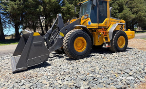 Cargadora de Ruedas Delantera Volvo L90F Usada/Nueva con Motor Perkins, Componentes HYDAC, Control PLC, Alta Eficiencia - Product Image 6