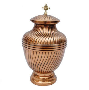 Vente chaude belle urne en métal de style américain faite à la main pour la crémation nouveau vase de fournitures funéraires inférieur pour le stockage des cendres humaines - Product Image 1