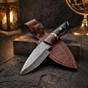Cuchillo Artesanal de Acero de Damasco con Hoja de Punta Caída, Mango de Madera y Funda de Cuero, para Caza y Actividades al Aire Libre, Hoja Fija de 8 Pulgadas, Estilo Industrial - Product Image 1