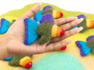 Juguete de Pescado de Fieltro de Lana Hecho a Mano de 9 cm, Colorido, Seguro, Hipoalergénico, para Jugar, Comercio Justo, Ético, Venta al por Mayor - Product Image 2