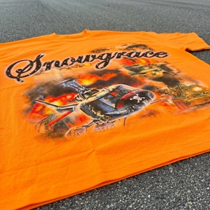 Camiseta naranja para hombre Snowgrace con estampado de helicóptero y tanque, manga corta, cuello redondo, ajuste casual tipo jersey - Product Image 2