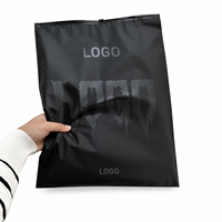 Sacs d'emballage pour vêtements en PE mat personnalisés avec fermeture éclair refermable, imperméables, durables, avec logo imprimé, sacs en polyéthylène pour le commerce électronique