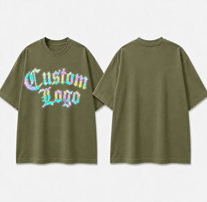 เสื้อยืดผ้าฝ้ายสีเขียวมะกอกขนาดใหญ่พิเศษแบบสั่งทำ พร้อมโลโก้แบบกอธิคสะท้อนแสงสีรุ้งแบบสั่งทำ |   เสื้อยืดกราฟิกสตรีทแวร์ระดับพรีเมียม - Product Image 2