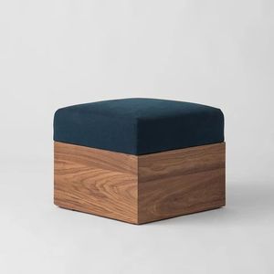 Banc ottoman en bois minimaliste de luxe avec revêtement en tissu pour la chambre à coucher et la zone de dressing - Product Image 1