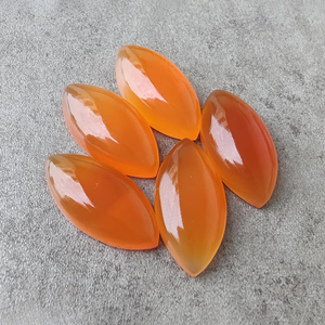 Cabașón de Cornalina Natural de Calidad AAA+ en Forma de Marquesa con Reverso Plano, Calibrado y Certificado por Terceros para la Fabricación de Joyas - Product Image 2