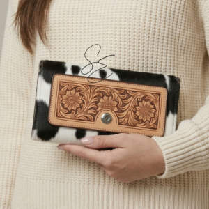 Cartera/Clutch de cuero negro repujado para mujer, con diseño de piel de vaca, personalizable, estilo vaquero occidental, regalo para ella - Product Image 1