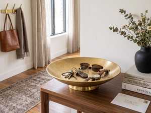 Cuenco de Metal con Diseño Martillado y Base Artística de Hojas Botánicas, Ecológico y Apto para Lavavajillas, para Decoración de Mesa de Lujo - Product Image 4