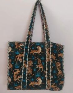 Sac fourre-tout en tissu de coton matelassé imprimé à la main, écologique, lavable, avec fermeture éclair, réutilisable pour le shopping - Product Image 1