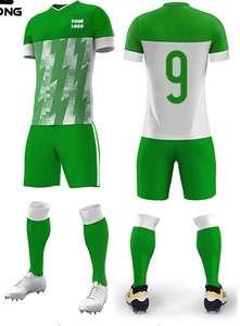Maillot de football personnalisé pour homme, ensemble uniforme rouge et blanc à imprimé géométrique, manches courtes, col en V, 100 % polyester respirant - Product Image 2