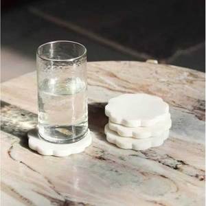 Sous-verres en résine géométriques, sous-verres en résine de luxe, sous-verres en résine haut de gamme, sous-verres en résine design, sous-verres en résine modernes - Product Image 3