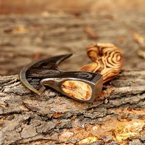 Cuchillo para Pizza Vikingo Nordic Forge, Cuchilla de Acero al Carbono de 9 Pulgadas, Mango de Madera de Fresno con Cabeza Barbuda, Funda de Cuero, Hacha Industrial - Product Image 5