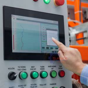 เครื่องขึ้นรูปพลาสติกแบบเป่าลม SAVY OEM ODM สำหรับ HDPE PP ขนาด 1-20 ลิตร ผลิตได้ 150 ชิ้น/ชม. ระบบไฟฟ้าเต็มรูปแบบ ราคาโรงงานโดยตรง - Product Image 3