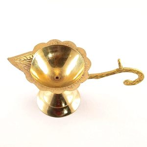 Brûleur d'encens en métal de style antique, base stable, usage religieux, compatible avec l'encens indien, fait main, écologique, haute qualité, prix abordable - Product Image 1