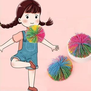 16 Palline Antistress Morbide in Gomma Multicolore, Giocattoli Sensoriali Elastici Estensibili, Palla Arcobaleno Fidget P - Product Image 4