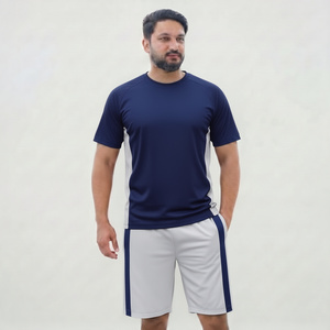 Ensemble chemise et short style pyjama personnalisé, doux et léger, deux pièces, pour l'été, la détente à la maison et les tenues de boutique - Product Image 1