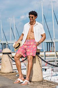 Short de bain pour hommes, imprimé dégradé, taille élastique avec cordon de serrage, pour la plage, l'été, les vacances, coloré, léger, haut de gamme - Product Image 5